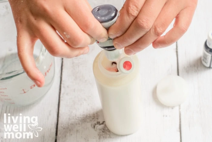 adding food coloring to sidewalk chalk paint