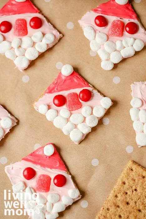 easy Santa inspired graham cracker snack