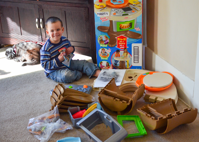 Fisher price servin online surprises high chair set