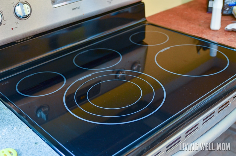 Cleaning Stove Top : How to Clean a Dirty Oven and Grimy Stovetop - Consumer ... - A mild liquid dish soap like dawn ultra a dry cloth such as a large rag or small towel a toothpick.