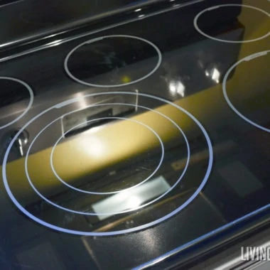 Finally get your stove top sparkling clean with this handy cleaning hack!