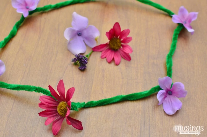 Flower Necklace Craft for Kids