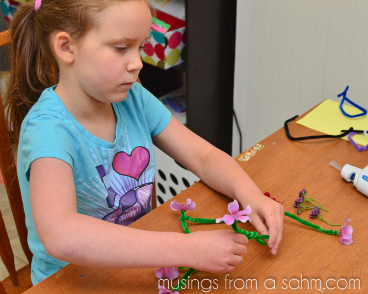 Flower Necklace Craft for Kids