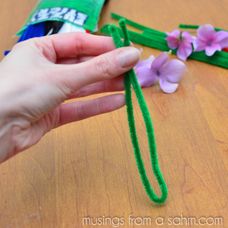 Flower Necklace Craft for Kids