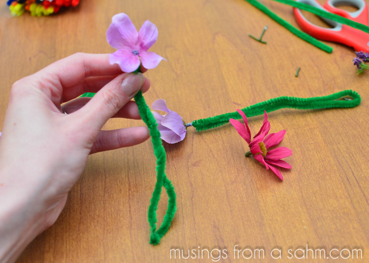 Flower Necklace Craft for Kids