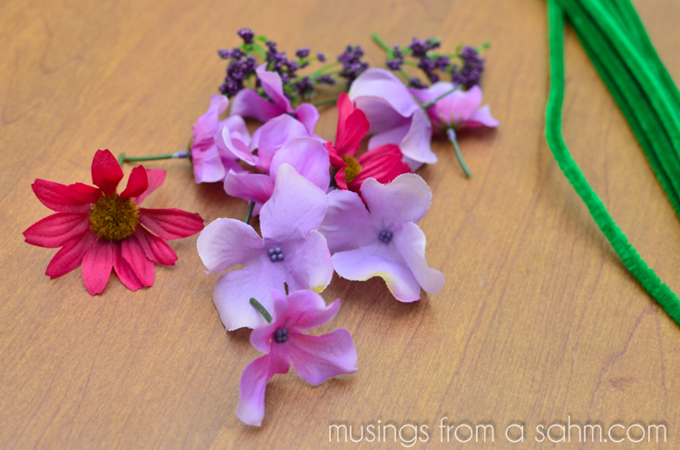 Flower Necklace Craft for Kids