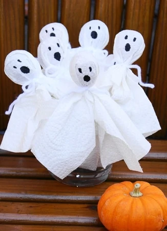 39 Spooky Halloween Crafts for Kids {Easy to Make!}