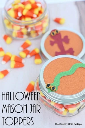 DIY Mason jar toppers with halloween images