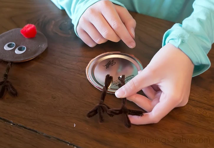 Glueing antlers