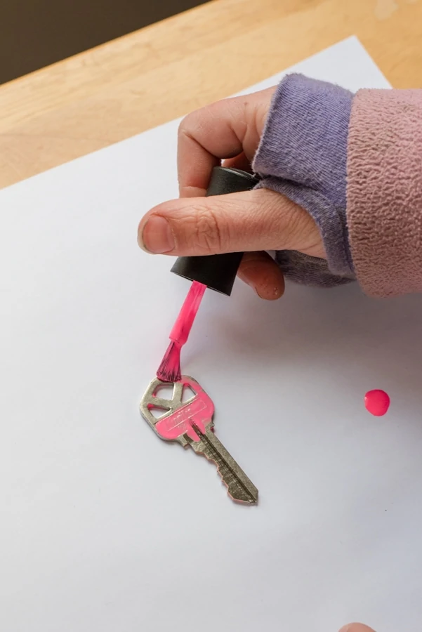 DIY Decorative Keys: Say good-bye to boring, look-alike keys that get mixed up. From drab to fab, here's a simple DIY trick to make decorative keys right at home! 