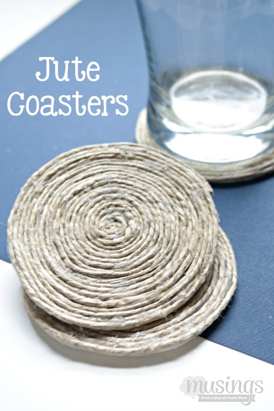 These beautiful Jute Coasters look like they came from an expensive store, but you can easily make them yourself! Here's the full DIY tutorial: 