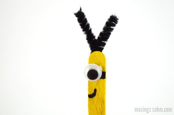 If your family is a fan of the Minions, you'll love learning how to make stick puppets because these are extra special - they're MINION stick puppets! This easy to make craft is a great rainy day activity for kids because they're so fun to play with and they make great bookmarks too! 