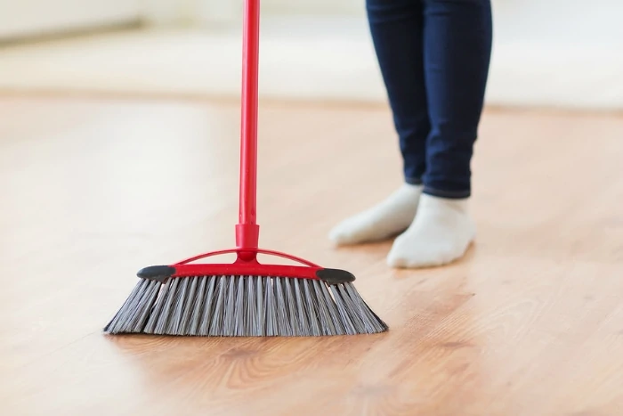 11 Simple Tips for Cleaning Your House Fast, because moms are too busy to spend hours cleaning! Plus the best way to mop your floor quickly and easily! 