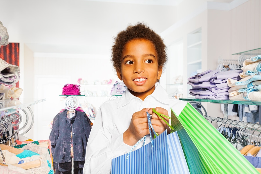 5 Simple Back-to-School Shopping Tips to help busy moms save time and money! Plus a free printable scavenger hunt for kids!