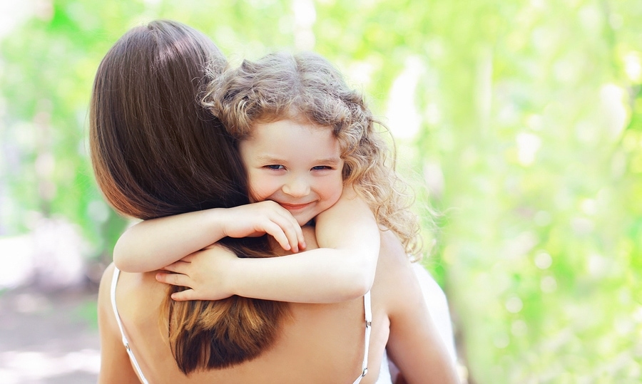 Motherhood is enough to make even the most confident woman feel insecure. Remember that no one is perfect. Here's 5 simple tips to help you stop feeling insecure as a mom.