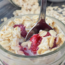 Raspberry Overnight Oats-image