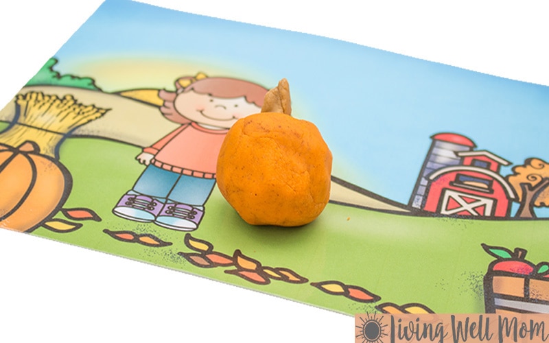 These free printable pumpkin playdough scenes are sure to be a hit with your kids this fall! Download three Pumpkin Playdough Mats for lots of opportunities to create!