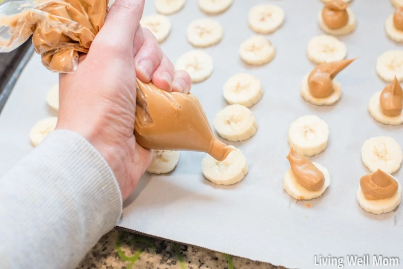 With chocolate, peanut butter, and banana, tasty Chunky Monkey Bites are a hit with kids. They're a perfect less-processed treat for a special treat or even an after-school snack. This recipe is gluten-free too!