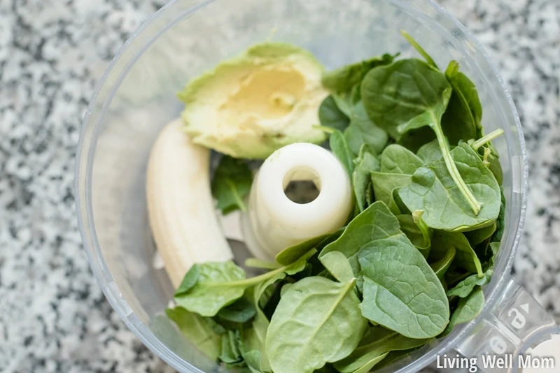 Looking for a healthy lunch idea? This Green Smoothie Bowl takes less than 5 minutes to make and is an almost effortless way to get fruits and vegetables into your diet! And It's so tasty you won't even guess that the only sweetener is a banana! (Paleo, Dairy-Free, Grain-Free, Refined Sugar-Free)