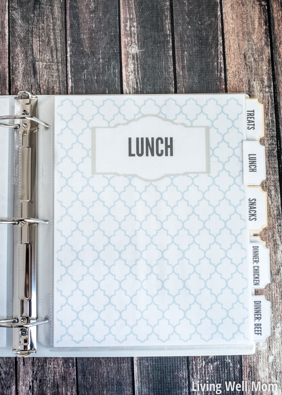 Need to organize all those recipes you've printed out? Find out how to make a pretty DIY recipe binder with these gorgeous FREE PRINTABLE recipe binder graphics! Get your free downloads here....