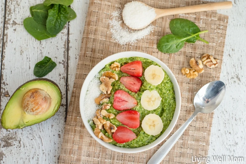 Looking for a healthy lunch idea? This Green Smoothie Bowl takes less than 5 minutes to make and is an almost effortless way to get fruits and vegetables into your diet! And It's so tasty you won't even guess that the only sweetener is a banana! (Paleo, Dairy-Free, Grain-Free, Refined Sugar-Free)