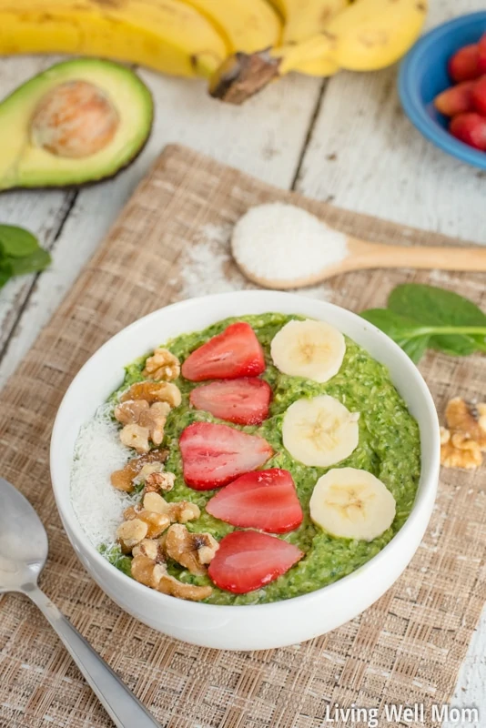 Looking for a healthy lunch idea? This Green Smoothie Bowl takes less than 5 minutes to make and is an almost effortless way to get fruits and vegetables into your diet! And It's so tasty you won't even guess that the only sweetener is a banana! (Paleo, Dairy-Free, Grain-Free, Refined Sugar-Free)