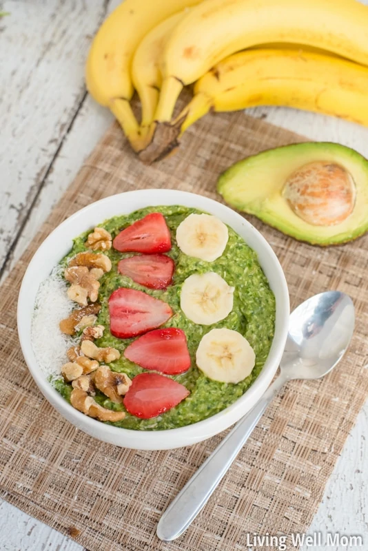 Looking for a healthy lunch idea? This Green Smoothie Bowl takes less than 5 minutes to make and is an almost effortless way to get fruits and vegetables into your diet! And It's so tasty you won't even guess that the only sweetener is a banana! (Paleo, Dairy-Free, Grain-Free, Refined Sugar-Free)