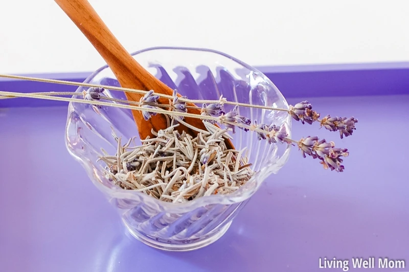 You won’t believe how easy these simple DIY Lavender-Scented Bags are to make - no sewing required! With a little lavender essential oil, they’re perfect for freshening up any drawer and make wonderful homemade gifts too!