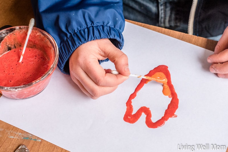 using a q-tip to make puffy paint art
