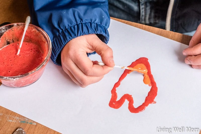 using a q-tip to make puffy paint art