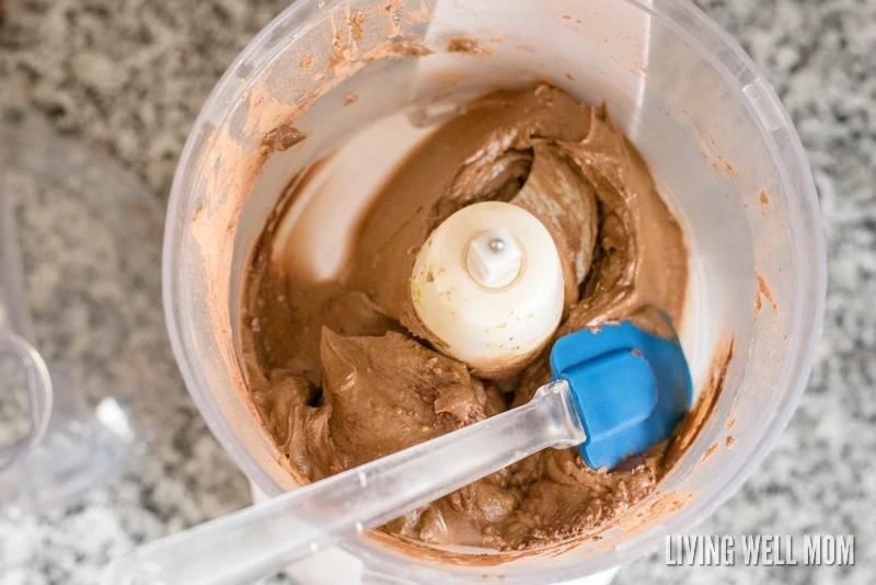 Chocolate mousse in a food processor