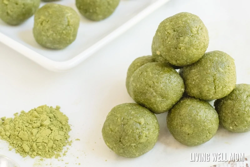 No-Bake Energy Bites out of Matcha Green Tea 