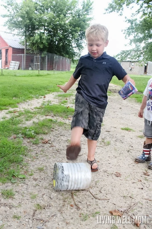 Looking for a different kind of activity for your kids? Try this easy coffee can ice cream! It’s simple to make and children will love making their own homemade ice cream as they shake and kick the coffee can! Get the easy recipe here: