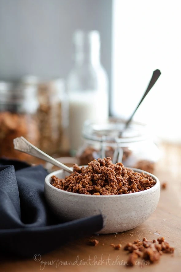 GLUTEN FREE AND GRAIN FREE CHOCOLATE GRANOLA RECIPE | Gourmande in the Kitchen