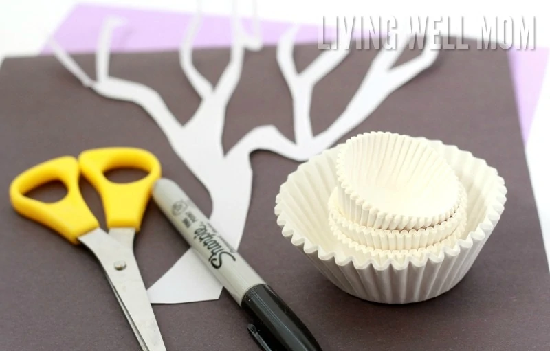 Ghosts in a Tree is an easy Halloween craft for kids. It’s simple to make and perfect for Halloween parties, classroom projects, or at-home decoration.