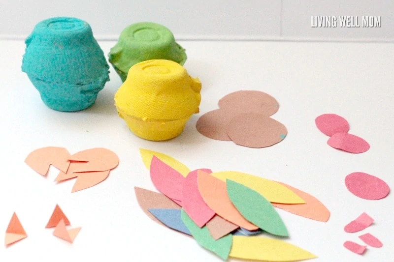 These adorable egg carton turkeys will be the delight of any kid creator. Reuse old egg cartons with this easy Thanksgiving craft!