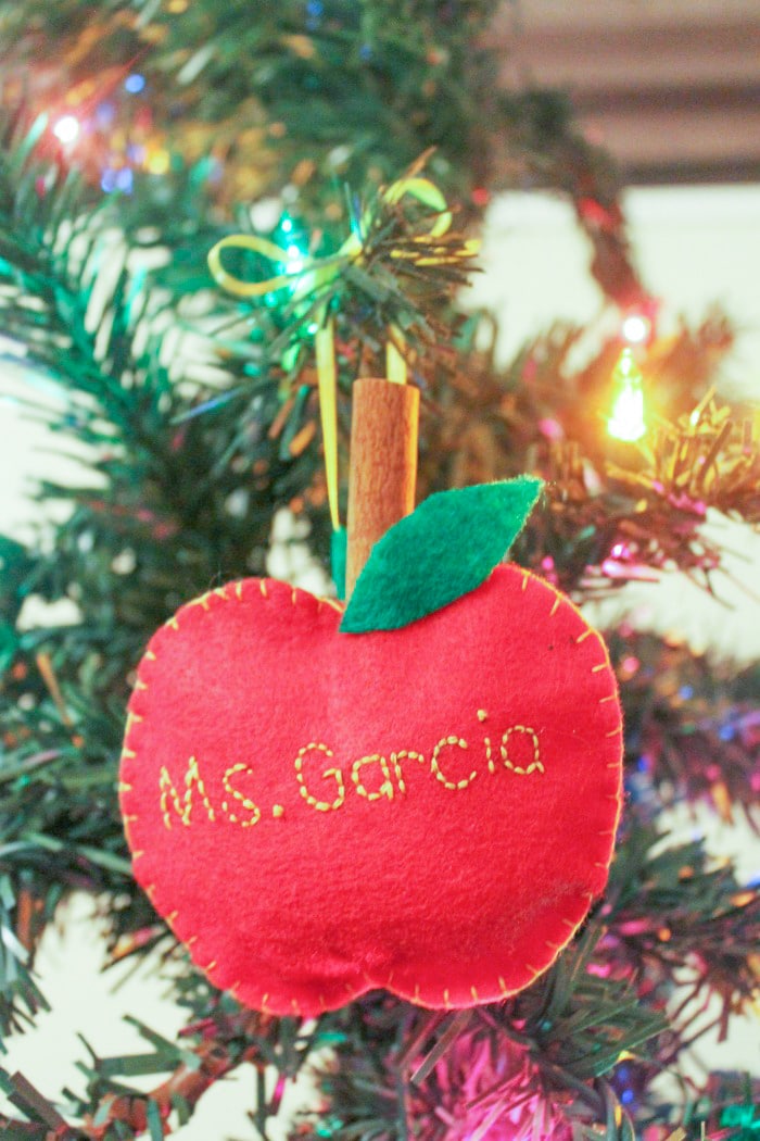 Cinnamon-Scented Felt Apple Ornaments