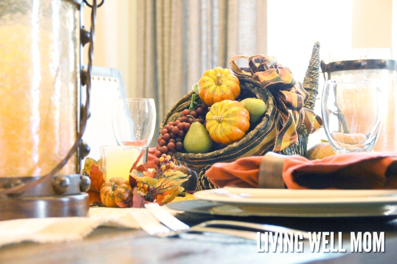 Hosting Thanksgiving dinner? Here’s how to organize and plan a feast to remember without the stress and chaos. Plus free printable Thanksgiving Dinner preparation checklists to download!