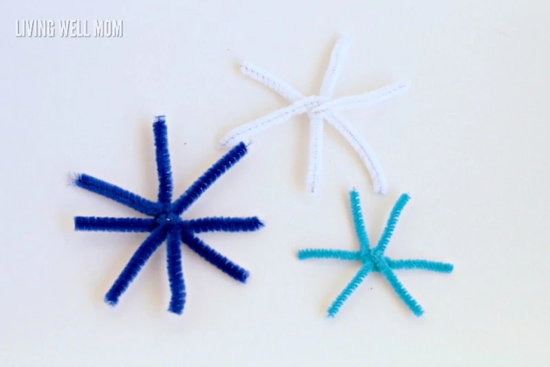 pipe cleaner snowflakes