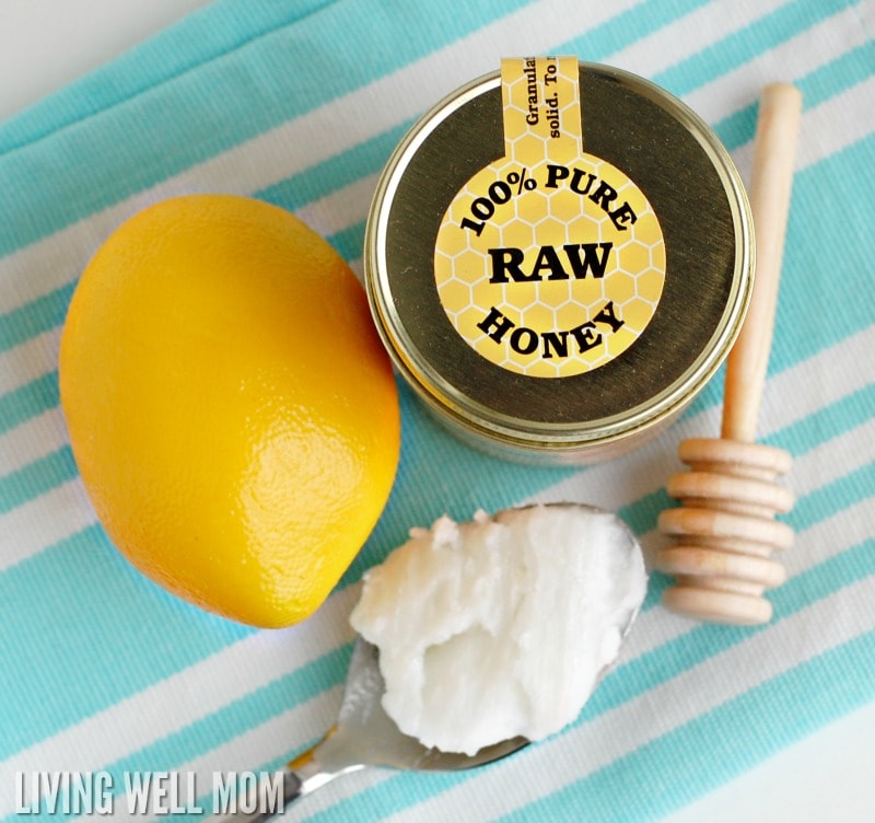 With just 3 simple all-natural ingredients, this DIY face mask will take you just 2 minutes to make and your skin will be moisturized and even glowing!