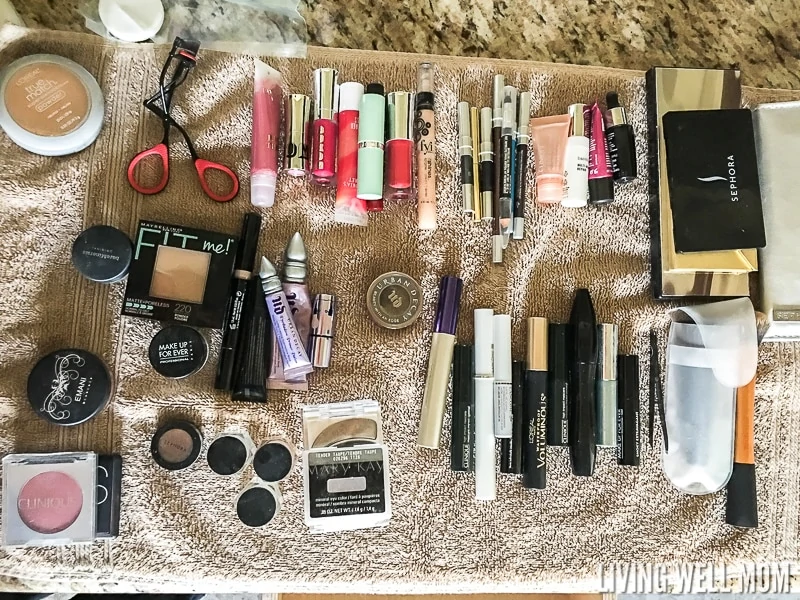 How To Organize Makeup In Drawers - Small Stuff Counts