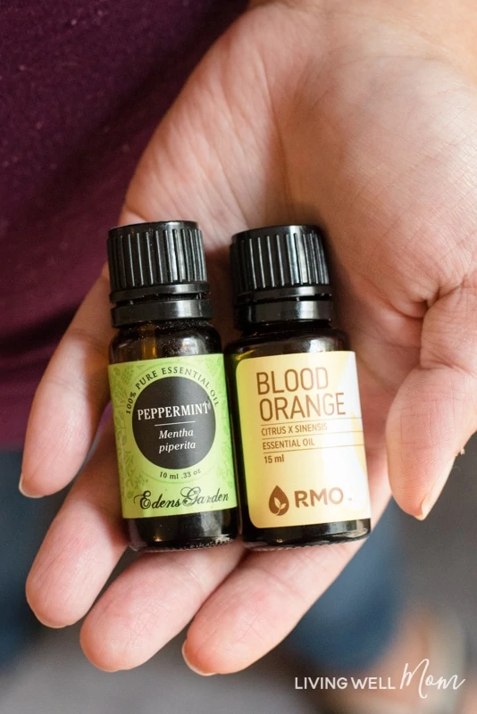 This "wake-up" morning essential oil blend will leave you feeling more alert, energized, refreshed, and ready to start your day in just 10 seconds! Moms, do this every morning for an effective all-natural way to jump start your mornings!