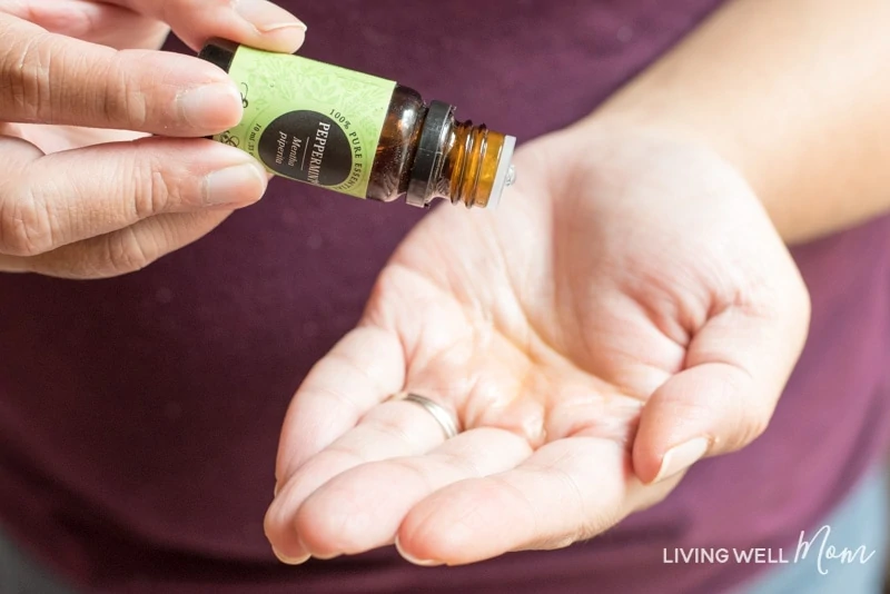 This "wake-up" morning essential oil blend will leave you feeling more alert, energized, refreshed, and ready to start your day in just 10 seconds! Moms, do this every morning for an effective all-natural way to jump start your mornings!