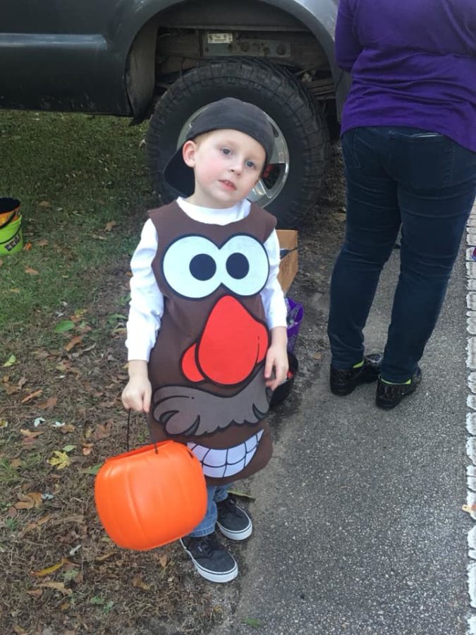 DIY "Mr Potato Head" halloween costume idea - sensory friendly great for kids/teens with autism