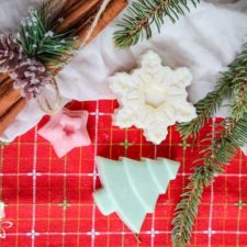 Reuse Candle Wax to Make Christmas Ornaments & Melts • Homestead Lady