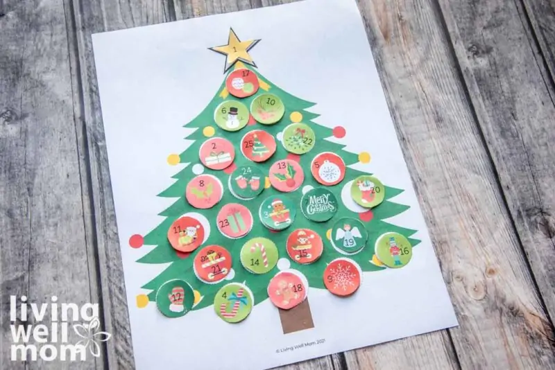 Christmas tree advent calendar printable on wood background