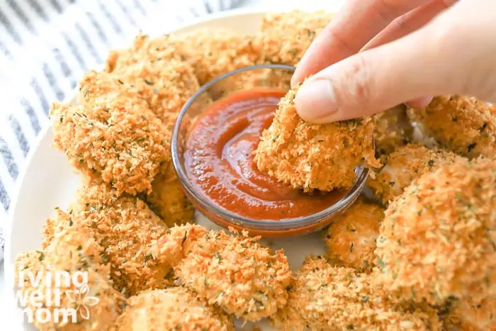 baked nuggets in dipping sauce for kid-friendly dinners