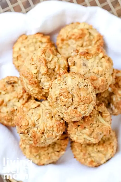 baked apple and oats muffins