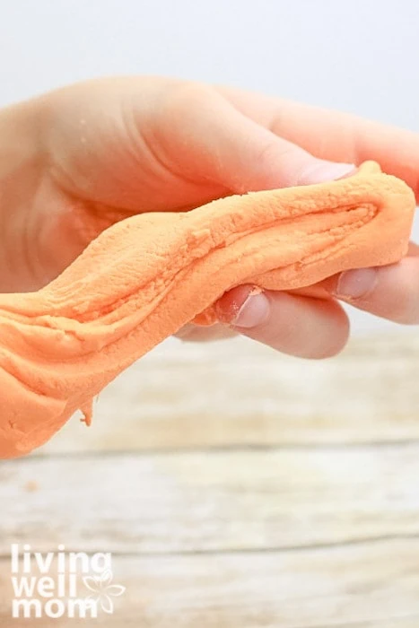 playing with silly putty