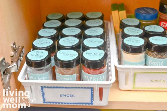 spices with DIY labels on lids for organization hacks